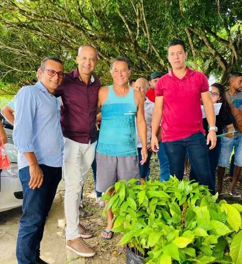 Camacã: Prefeitura chega a marca de 35 mil mudas de Cacau distribuídas para pequenos agricultores
